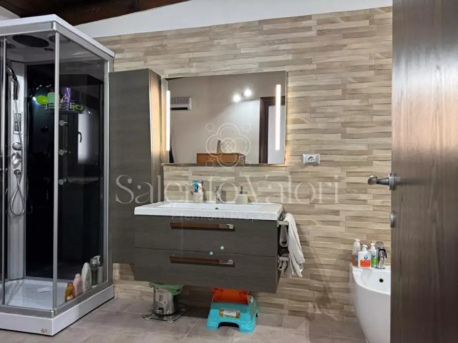 Immagine 27 di Palazzo in vendita  in Via San Martino 21 a Taviano