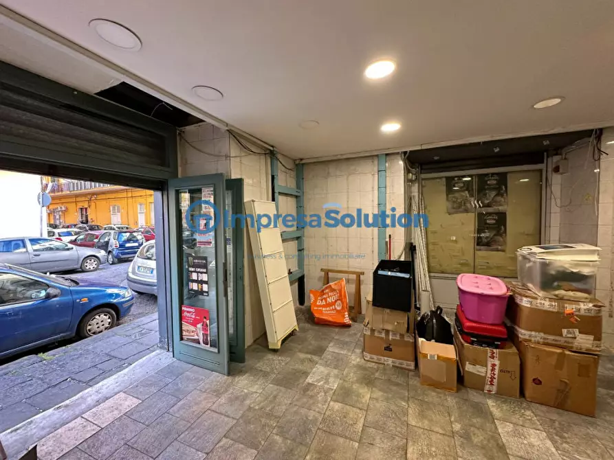 Immagine 7 di Negozio in affitto  in Via Benedetto Cairoli a Napoli