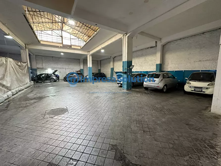 Immagine 12 di Attività commerciale in vendita  in Via Nuova Poggioreale a Napoli
