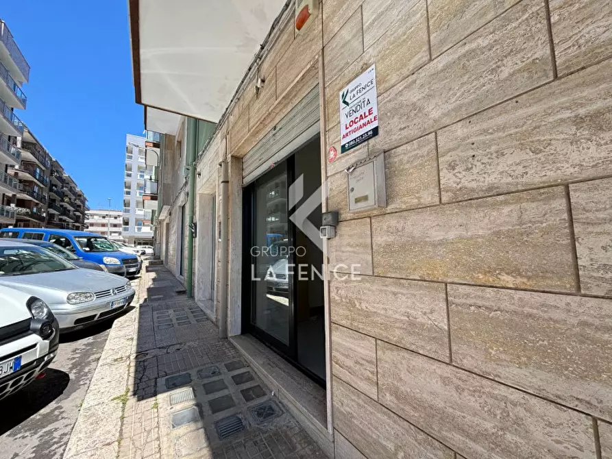 Immagine 2 di Laboratorio in vendita  in via delle scienze a Martina Franca