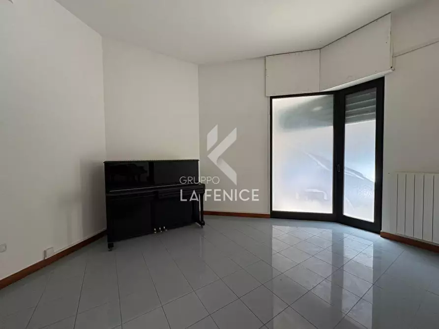 Immagine 5 di Laboratorio in vendita  in via delle scienze a Martina Franca