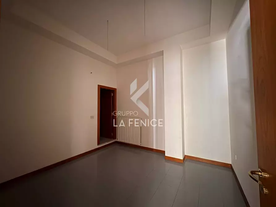 Immagine 9 di Laboratorio in vendita  in via delle scienze a Martina Franca