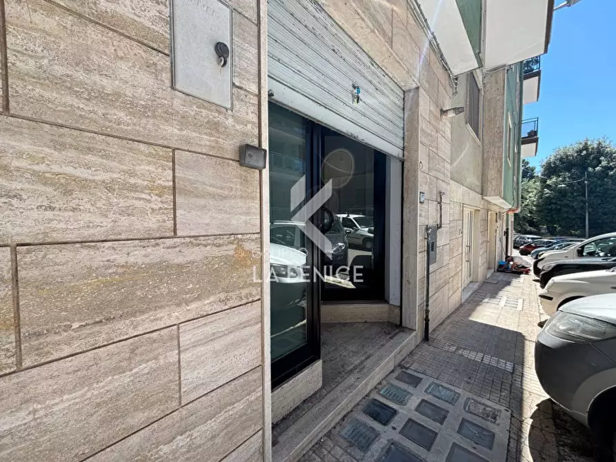 Immagine 19 di Laboratorio in vendita  in via delle scienze a Martina Franca