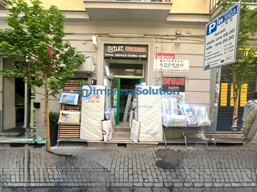 Immagine 5 di Negozio in affitto  in Via Giovanni Merliani a Napoli