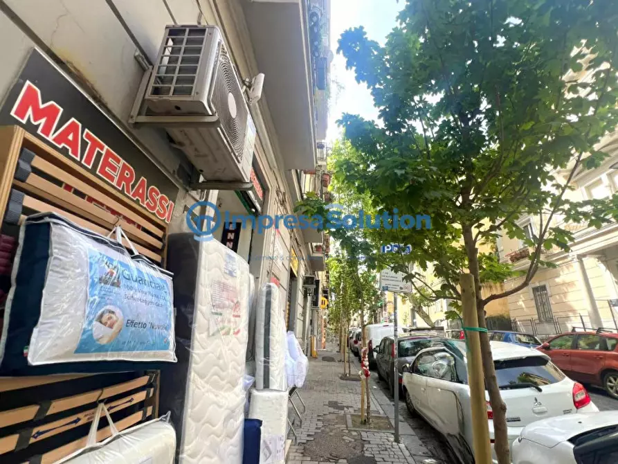 Immagine 6 di Negozio in affitto  in Via Giovanni Merliani a Napoli