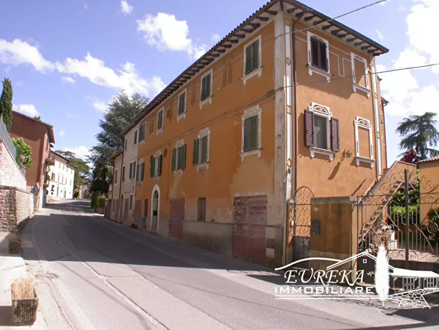 Immagine 1 di Appartamento in vendita  a Castiglione Del Lago