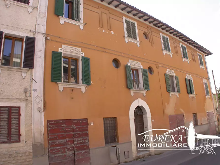 Immagine 2 di Appartamento in vendita  a Castiglione Del Lago