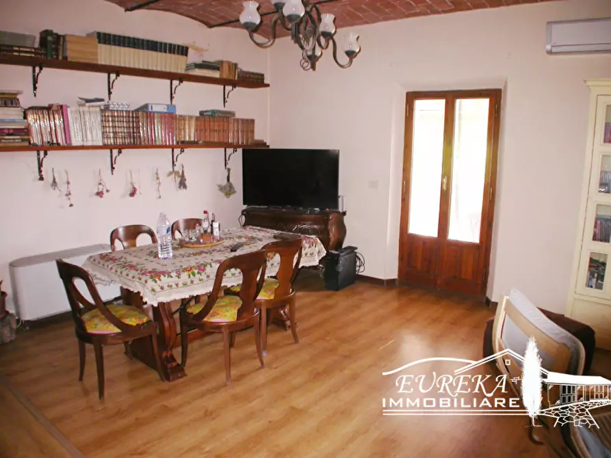 Immagine 3 di Appartamento in vendita  a Castiglione Del Lago