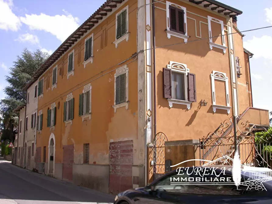 Immagine 39 di Appartamento in vendita  a Castiglione Del Lago