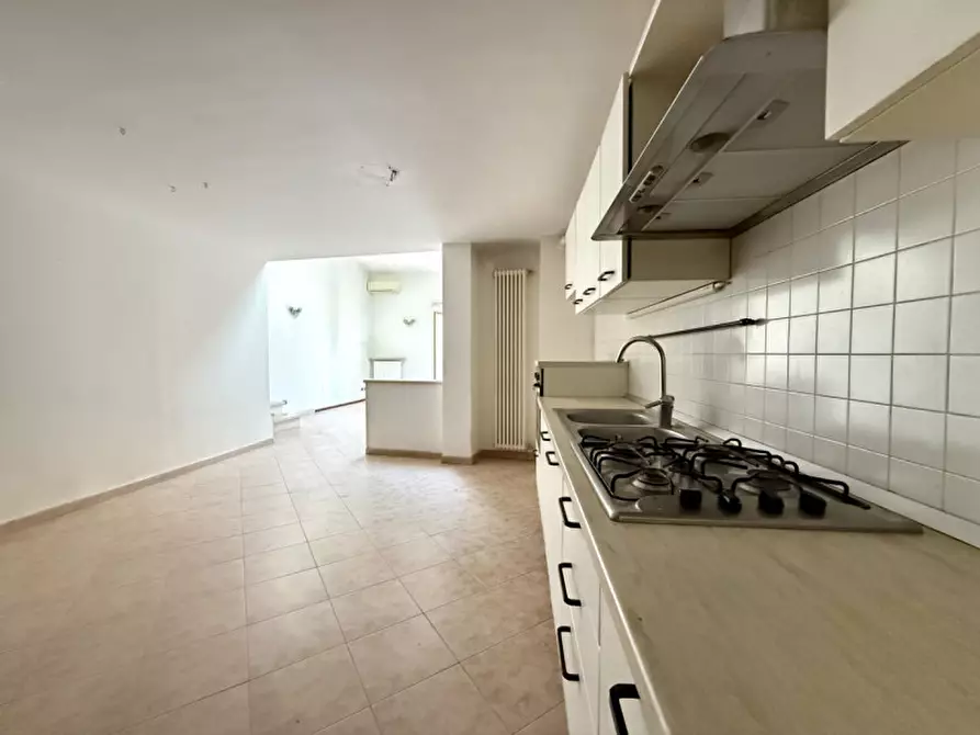 Immagine 5 di Casa indipendente in vendita  in Vicolo Chiesuolo 10 a Bardolino