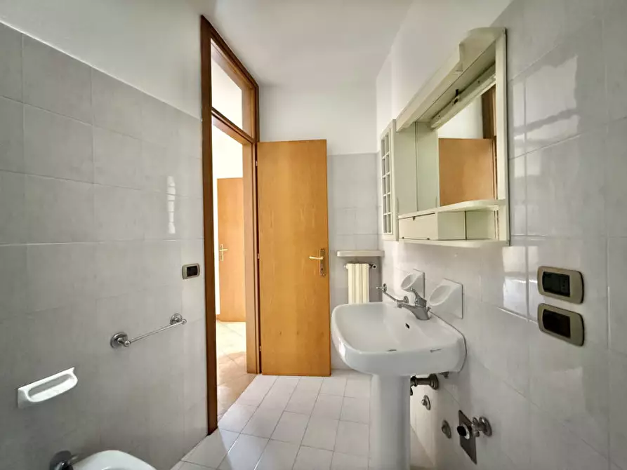 Immagine 13 di Casa indipendente in vendita  in Vicolo Chiesuolo 10 a Bardolino