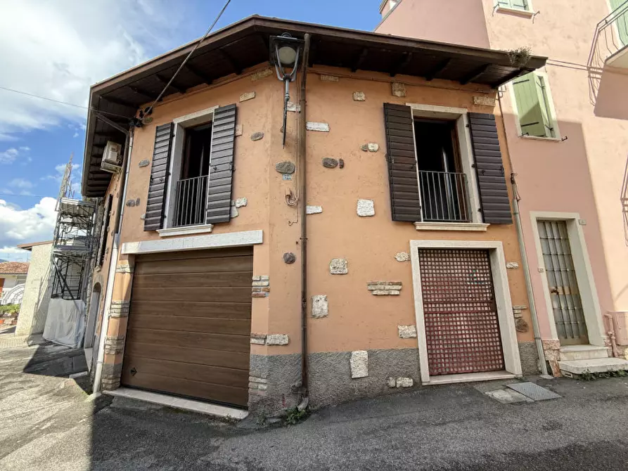 Immagine 18 di Casa indipendente in vendita  in Vicolo Chiesuolo 10 a Bardolino
