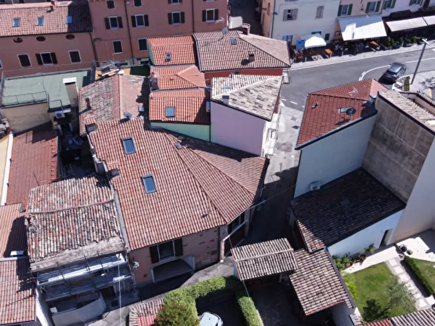 Immagine 19 di Casa indipendente in vendita  in Vicolo Chiesuolo 10 a Bardolino