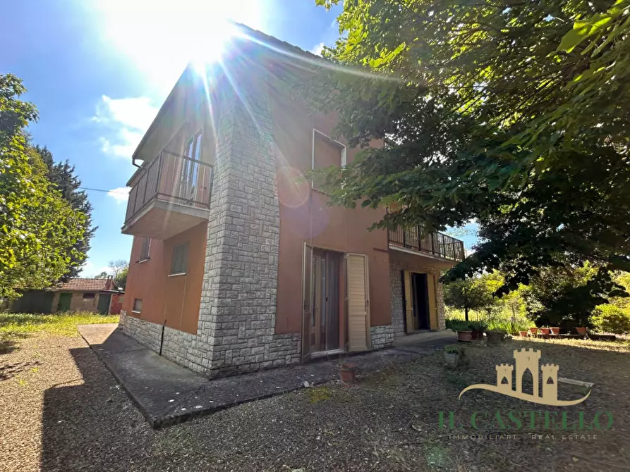 Immagine 5 di Casa indipendente in vendita  a Castiglione Del Lago