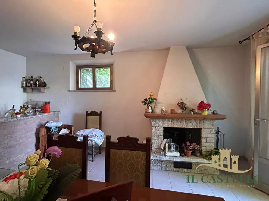 Immagine 6 di Casa indipendente in vendita  a Castiglione Del Lago