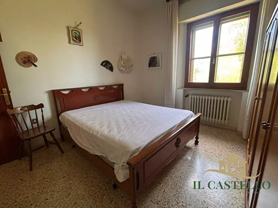 Immagine 9 di Casa indipendente in vendita  a Castiglione Del Lago