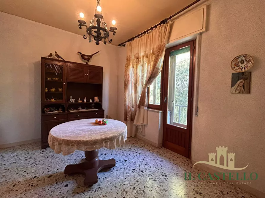 Immagine 13 di Casa indipendente in vendita  a Castiglione Del Lago