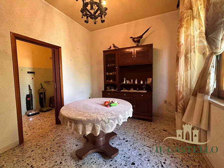 Immagine 15 di Casa indipendente in vendita  a Castiglione Del Lago