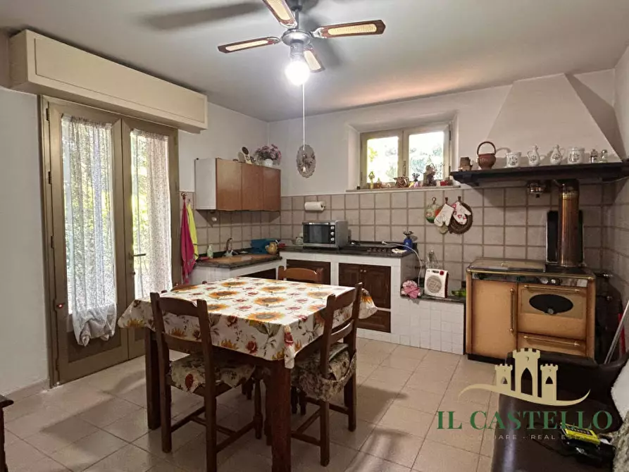 Immagine 21 di Casa indipendente in vendita  a Castiglione Del Lago