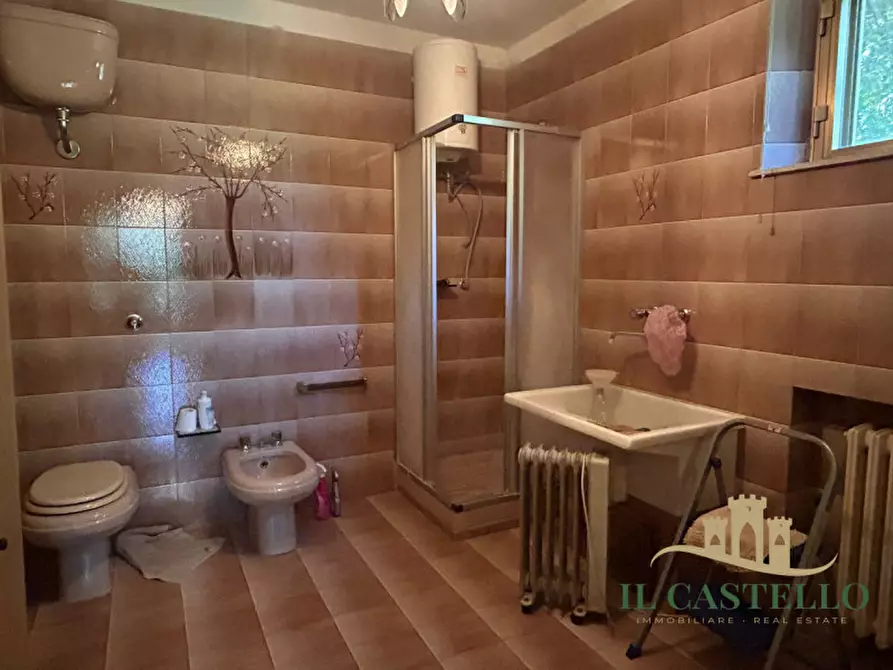 Immagine 24 di Casa indipendente in vendita  a Castiglione Del Lago