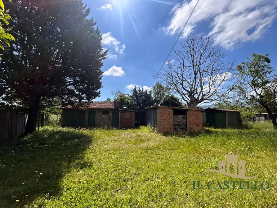 Immagine 28 di Casa indipendente in vendita  a Castiglione Del Lago