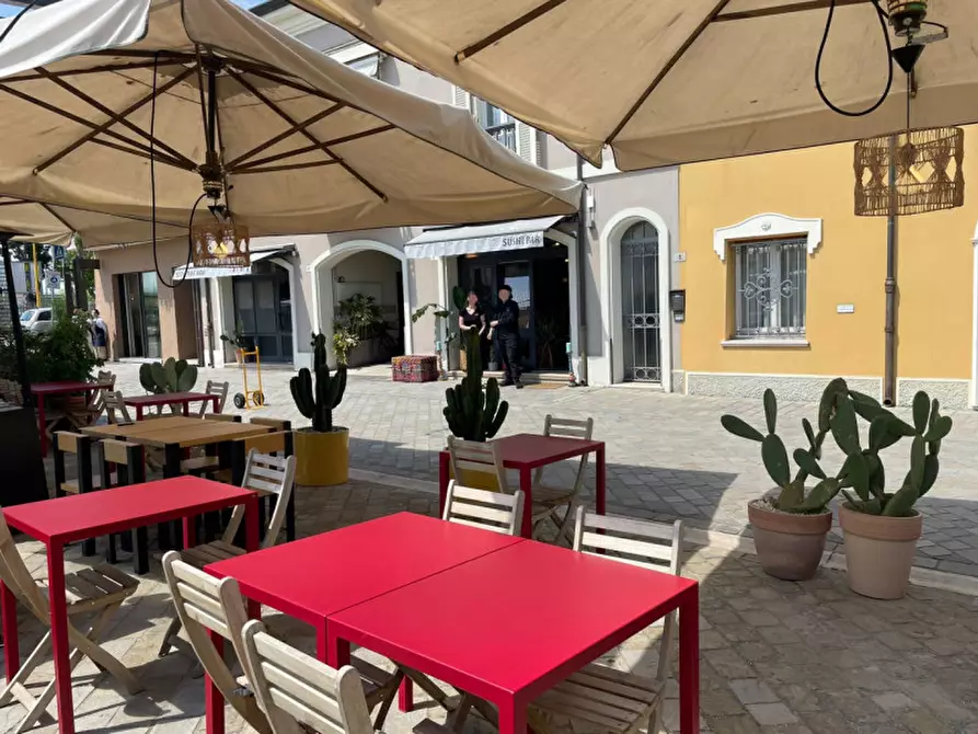 Immagine 2 di Attività commerciale in vendita  in VIA CARLO ARMELLINI 2 a Cesenatico