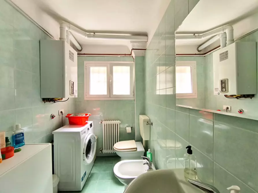 Immagine 7 di Appartamento in vendita  in Via Mezzofanti 39 a Bologna