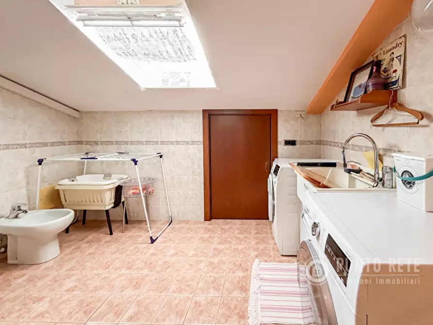Immagine 25 di Appartamento in vendita  in Via Valparadiso a Negrar di Valpolicella