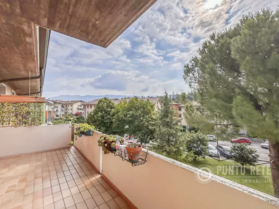 Immagine 38 di Appartamento in vendita  in Via Valparadiso a Negrar di Valpolicella