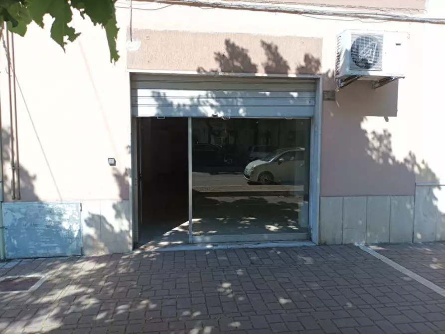 Immagine 2 di Negozio in vendita  in V.LE G. D'ANNUNZIO 241 a Pescara