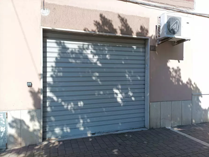Immagine 12 di Negozio in vendita  in V.LE G. D'ANNUNZIO 241 a Pescara