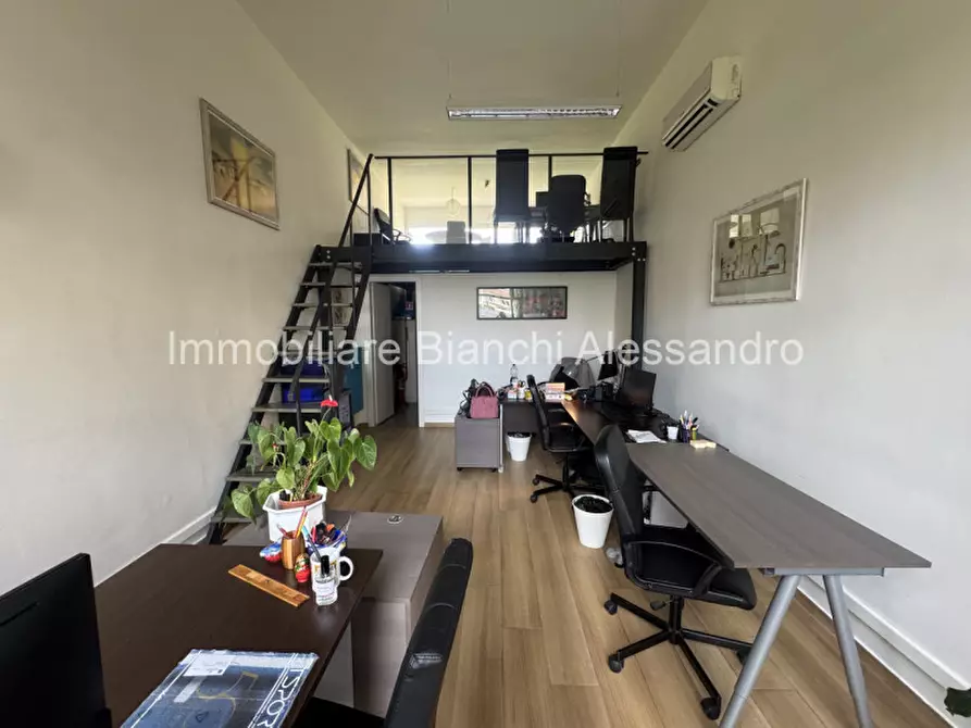 Immagine 13 di Negozio in affitto  in Via Aretina 228/C a Firenze