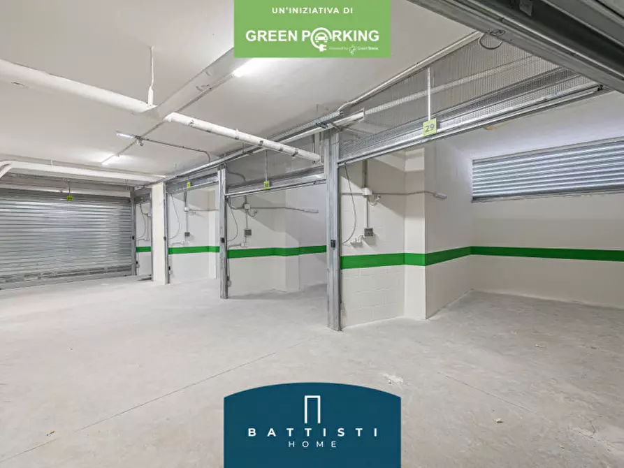 Immagine 16 di Garage in vendita  in Viale Guglielmo Marconi 77 a Roma