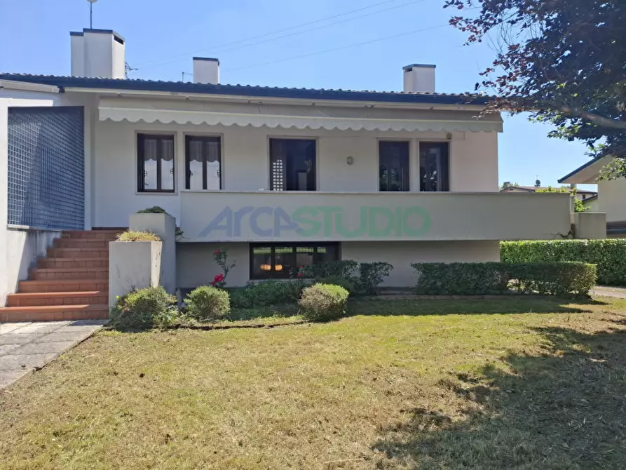 Immagine 1 di Casa bifamiliare in vendita  in Via delle Fontane a Sandrigo