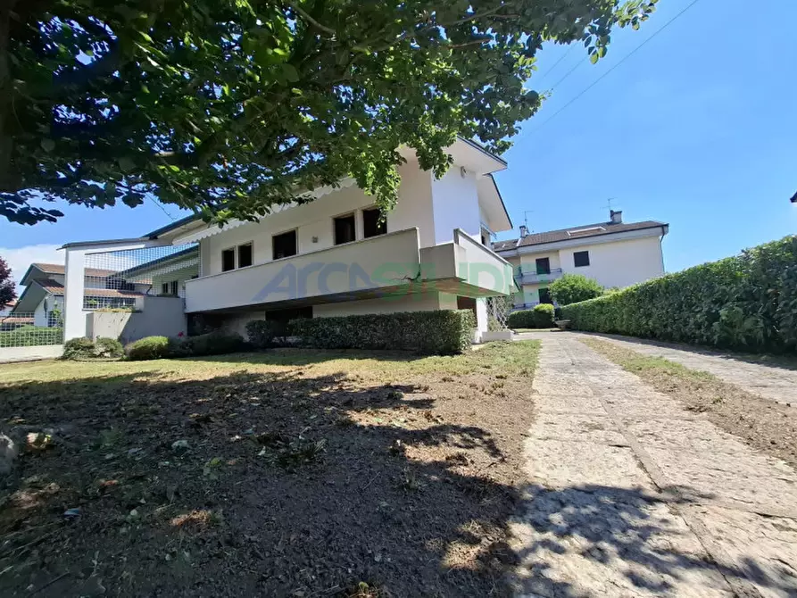 Immagine 2 di Casa bifamiliare in vendita  in Via delle Fontane a Sandrigo