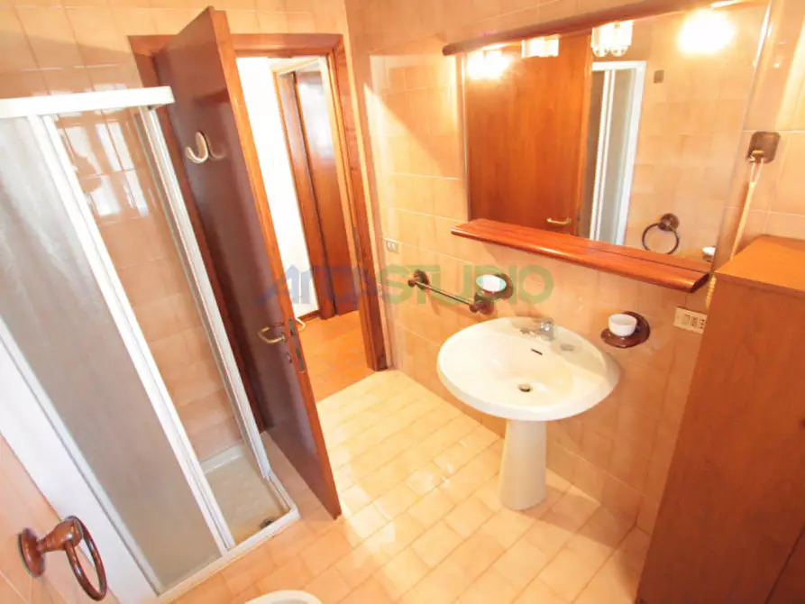 Immagine 47 di Casa bifamiliare in vendita  in Via delle Fontane a Sandrigo