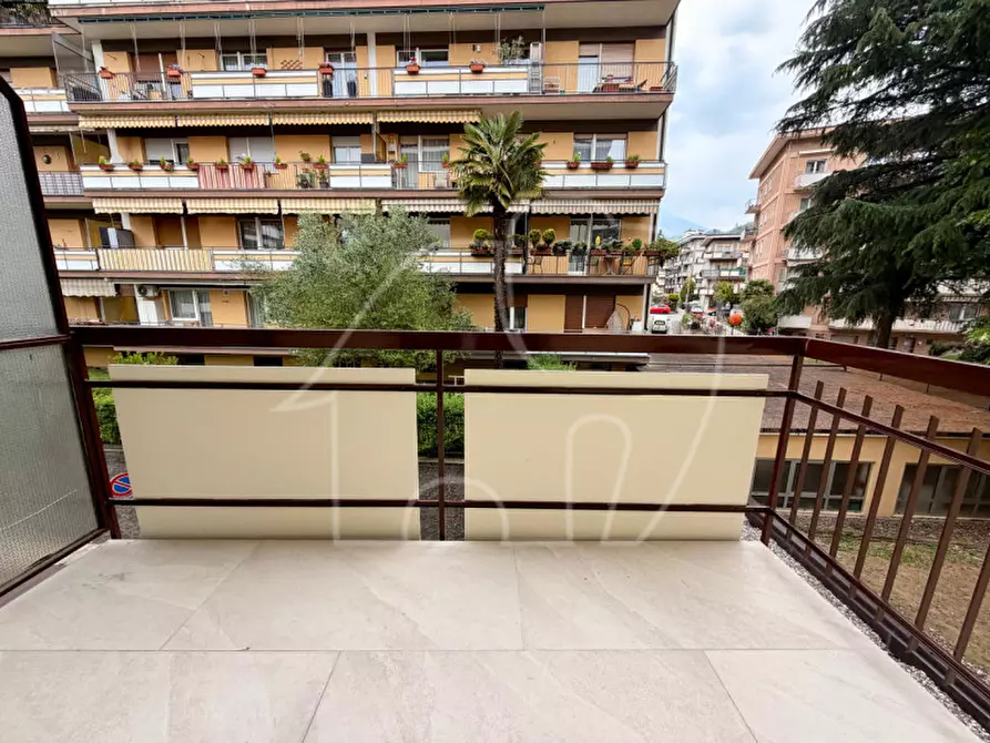 Immagine 6 di Appartamento in vendita  in Giacomo-Leopardi-Straße - Via G. Leopardi a Merano .Meran.