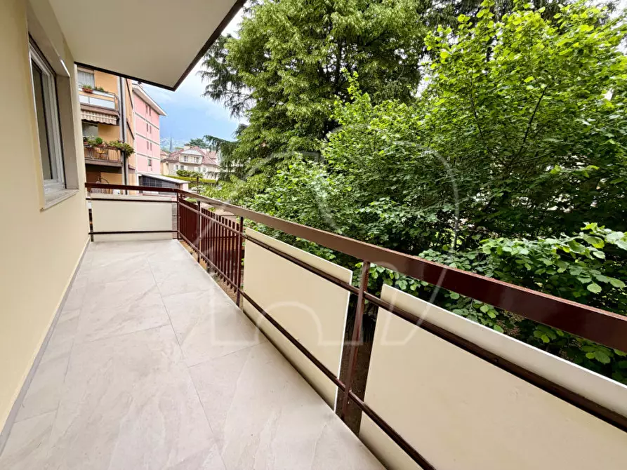 Immagine 7 di Appartamento in vendita  in Giacomo-Leopardi-Straße - Via G. Leopardi a Merano .Meran.