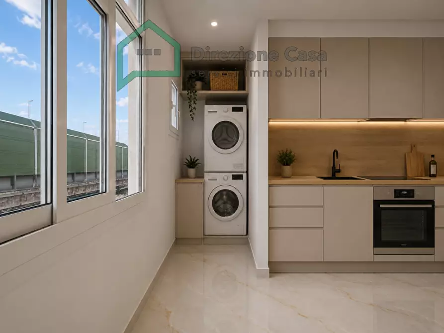 Immagine 3 di Appartamento in vendita  in CORSO MALTA a Napoli