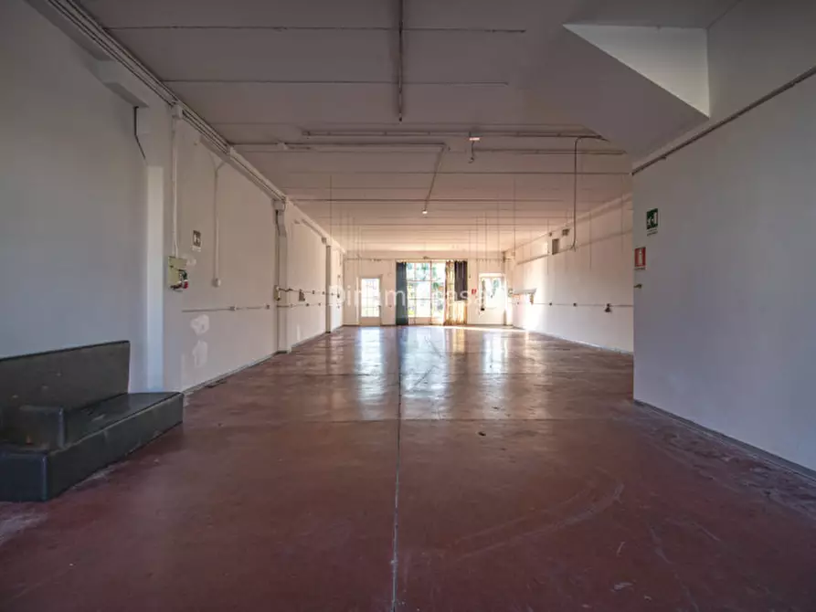 Immagine 19 di Appartamento in vendita  in via brunella a Carmignano
