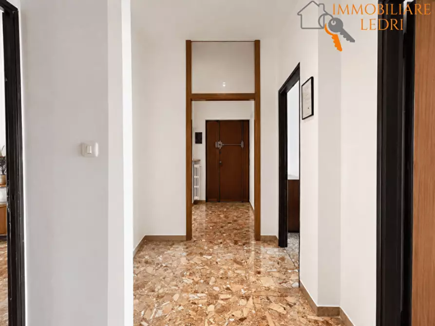 Immagine 4 di Appartamento in vendita  in via Querini a Verona