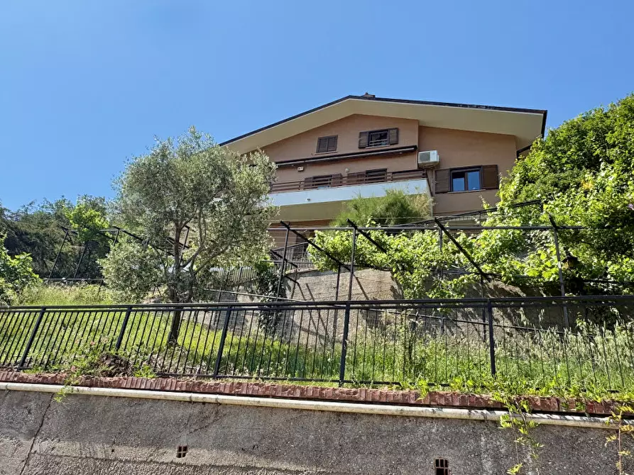 Immagine 2 di Appartamento in vendita  in Via Castelmonte 16 a Trieste