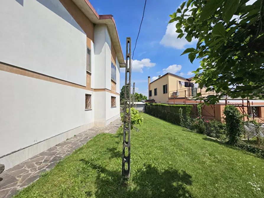 Immagine 12 di Casa bifamiliare in vendita  in VIALE TRENTO a Montagnana