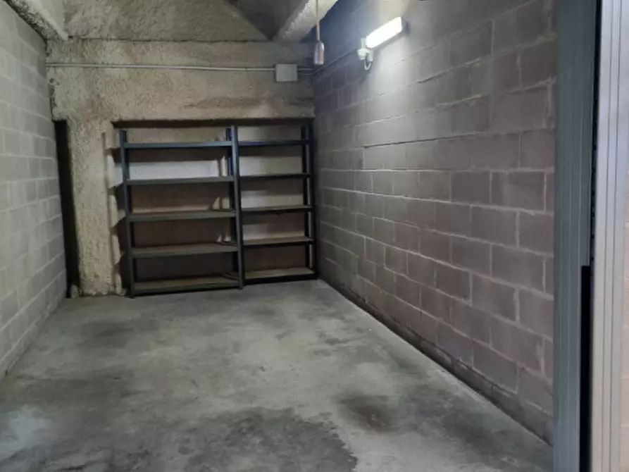 Immagine 1 di Garage in vendita  in Via Camillo Benso Conte di Cavour a Este