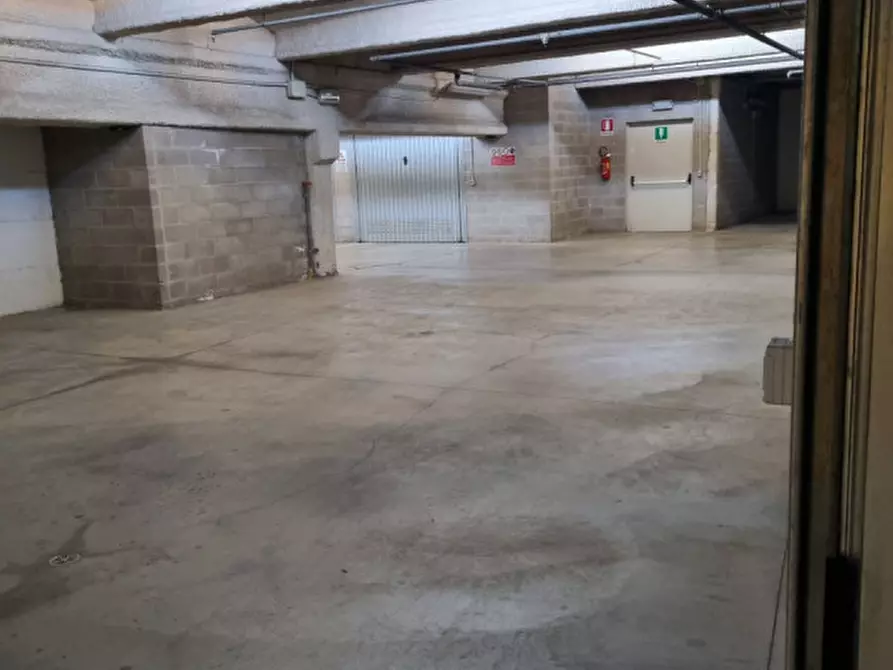 Immagine 2 di Garage in vendita  in Via Camillo Benso Conte di Cavour a Este