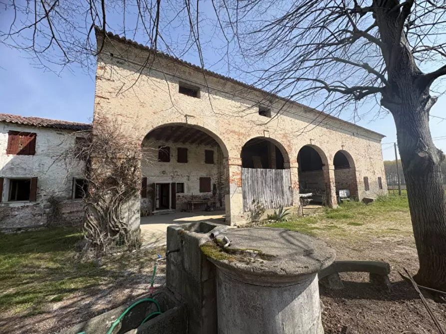 Immagine 3 di Rustico / casale in vendita  in Via San Michele Arcangelo a Mestrino
