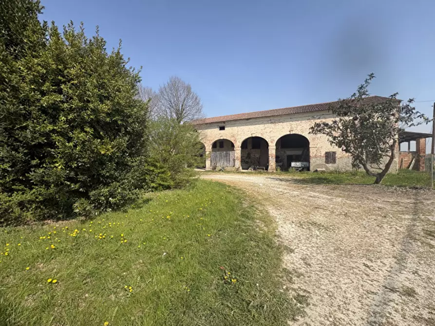 Immagine 6 di Rustico / casale in vendita  in Via San Michele Arcangelo a Mestrino