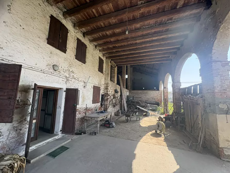 Immagine 8 di Rustico / casale in vendita  in Via San Michele Arcangelo a Mestrino