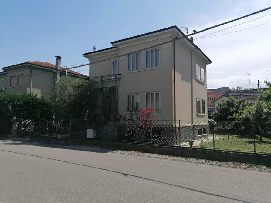 Immagine 1 di Casa indipendente in vendita  in Via Tommaso Sciacca a Lendinara