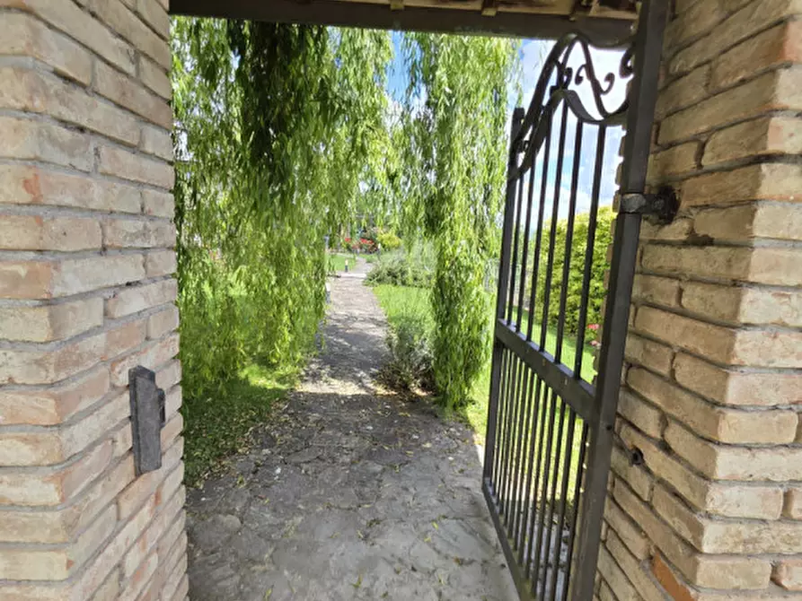 Immagine 1 di Rustico / casale in vendita  a Perugia